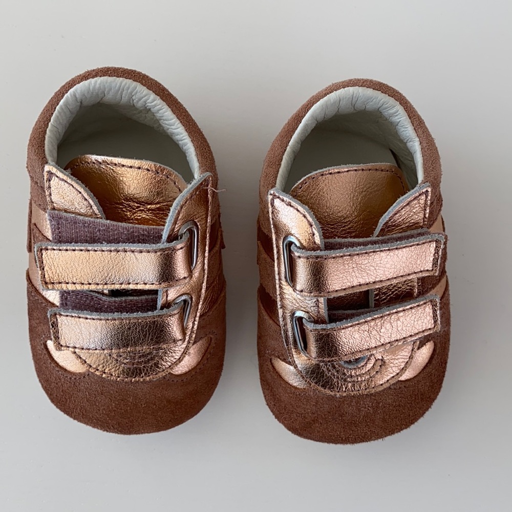 Hogan baby Velcro tennis shoes blush and rose gold leather worn once size 18